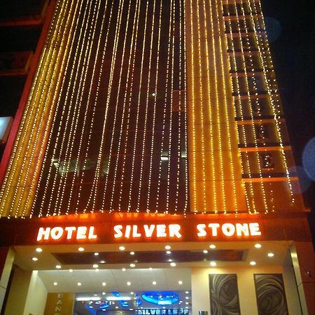 Hotel Silver Stone Ludhiana Ngoại thất bức ảnh