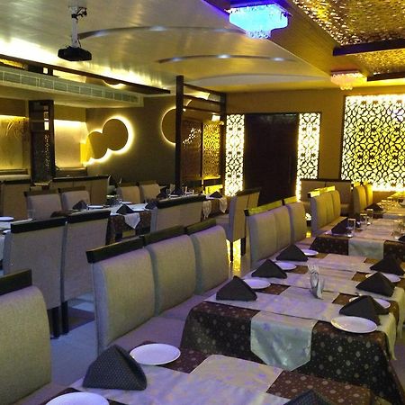 Hotel Silver Stone Ludhiana Ngoại thất bức ảnh