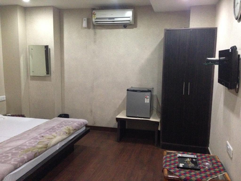 Hotel Silver Stone Ludhiana Phòng bức ảnh