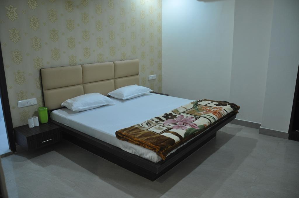 Hotel Silver Stone Ludhiana Phòng bức ảnh