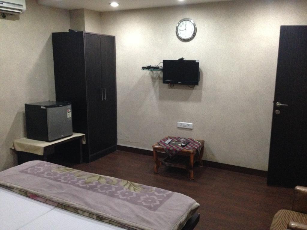 Hotel Silver Stone Ludhiana Phòng bức ảnh