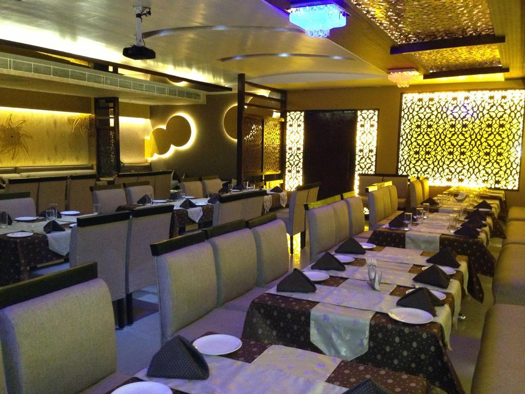 Hotel Silver Stone Ludhiana Ngoại thất bức ảnh