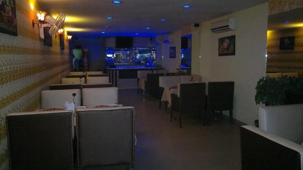 Hotel Silver Stone Ludhiana Ngoại thất bức ảnh